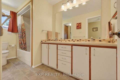 Photo 19 at 34 Four Seasons Drive, Nepean (Borden Farm/Stewart Farm/Carleton Heights/Parkwood Hills), Ottawa