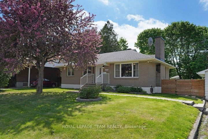 Photo 2 at 125 Norice Street, Nepean (Meadowlands/Crestview), Ottawa