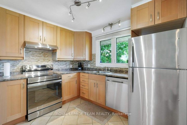 Photo 12 at 125 Norice Street, Nepean (Meadowlands/Crestview), Ottawa