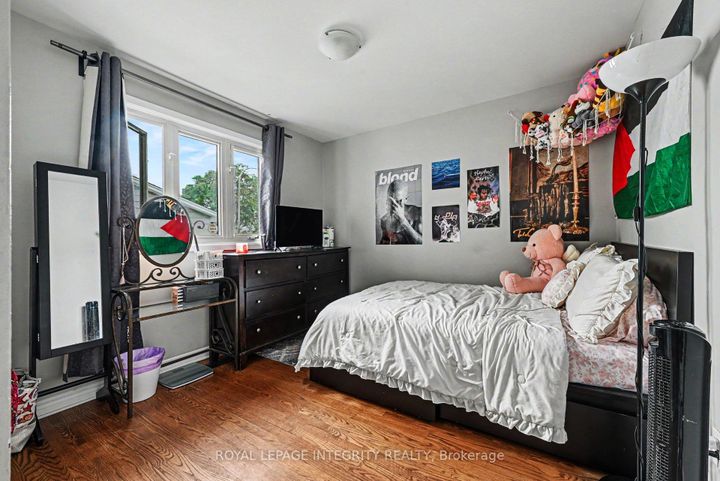 Photo 10 at 104 Viewmount Drive, Nepean (Meadowlands/Crestview), Ottawa