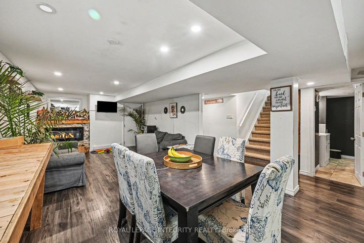 Photo 16 at 104 Viewmount Drive, Nepean (Meadowlands/Crestview), Ottawa