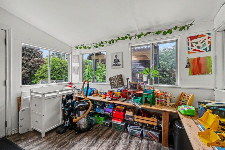 Photo 27 at 104 Viewmount Drive, Nepean (Meadowlands/Crestview), Ottawa