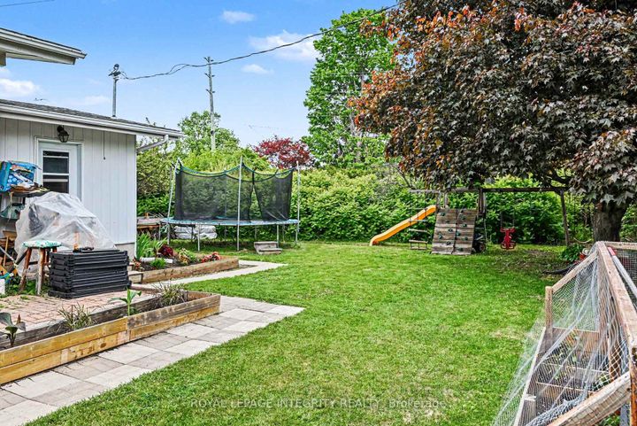 Photo 28 at 104 Viewmount Drive, Nepean (Meadowlands/Crestview), Ottawa