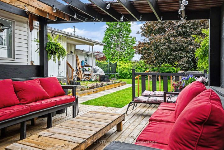 Photo 29 at 104 Viewmount Drive, Nepean (Meadowlands/Crestview), Ottawa