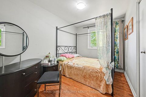 Photo 9 at 104 Viewmount Drive, Nepean (Meadowlands/Crestview), Ottawa