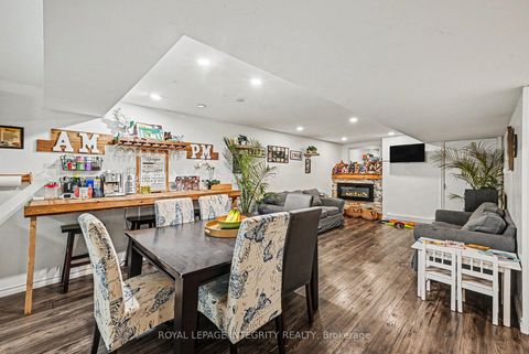Photo 17 at 104 Viewmount Drive, Nepean (Meadowlands/Crestview), Ottawa