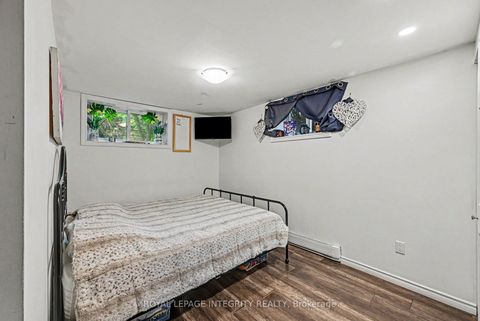 Photo 23 at 104 Viewmount Drive, Nepean (Meadowlands/Crestview), Ottawa