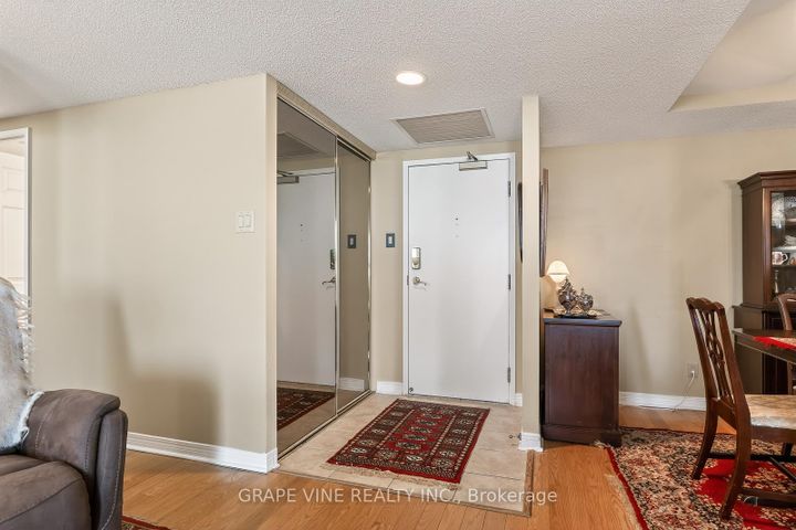 Photo 6 at 1115 - 100 Grant Carman Drive, Nepean (Borden Farm/Stewart Farm/Carleton Heights/Parkwood Hills), Ottawa