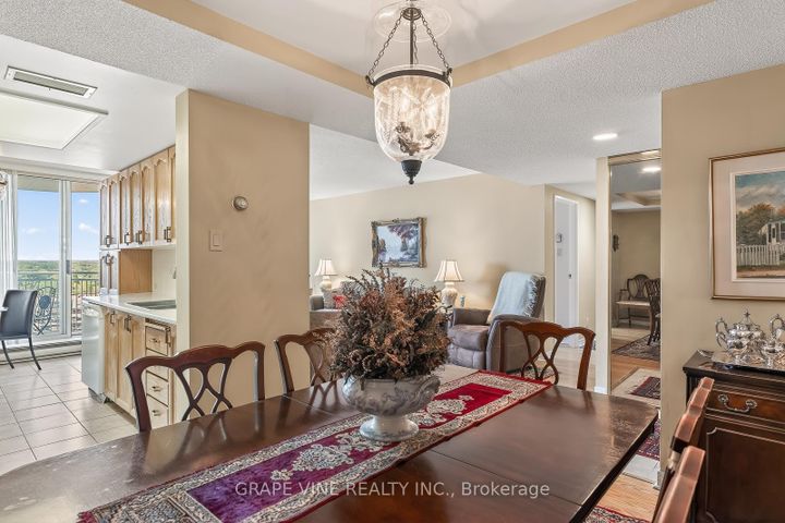 Photo 9 at 1115 - 100 Grant Carman Drive, Nepean (Borden Farm/Stewart Farm/Carleton Heights/Parkwood Hills), Ottawa