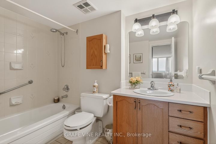 Photo 31 at 1115 - 100 Grant Carman Drive, Nepean (Borden Farm/Stewart Farm/Carleton Heights/Parkwood Hills), Ottawa