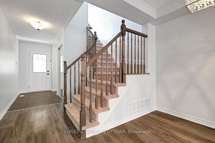 Photo 4 at 308 Song Sparrow Street W, Nepean (Half Moon Bay), Ottawa