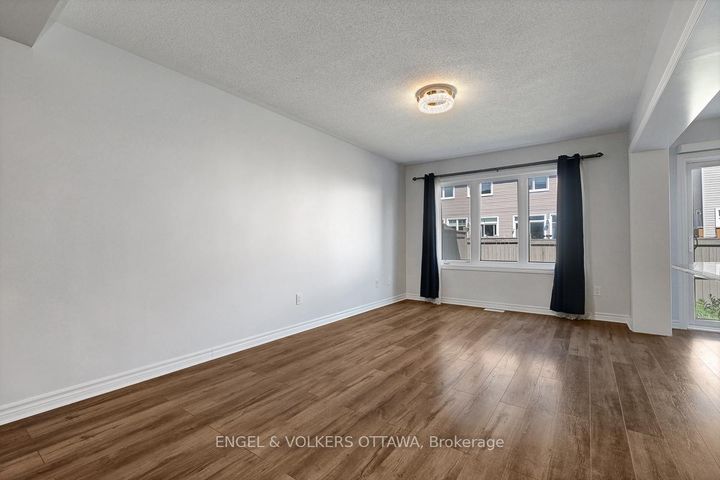 Photo 12 at 308 Song Sparrow Street W, Nepean (Half Moon Bay), Ottawa