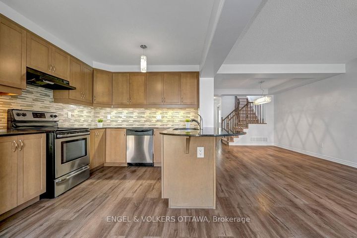 Photo 19 at 308 Song Sparrow Street W, Nepean (Half Moon Bay), Ottawa