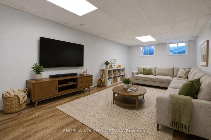 Photo 46 at 308 Song Sparrow Street W, Nepean (Half Moon Bay), Ottawa