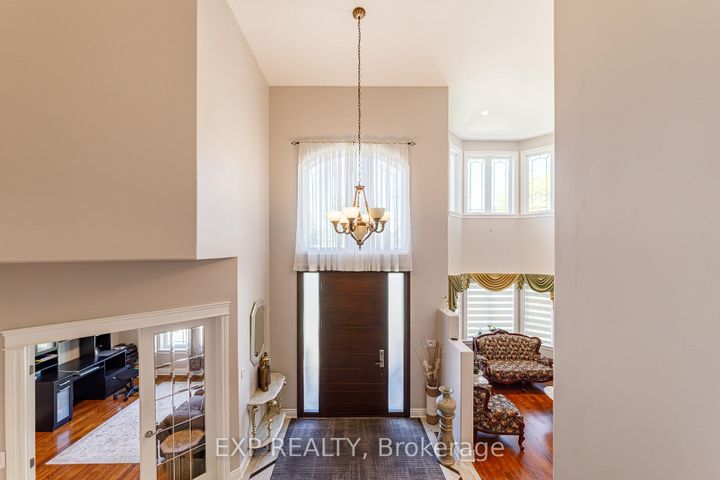 Photo 2 at 62 Lotta Avenue, Nepean (Meadowlands/St. Claire Gardens), Ottawa