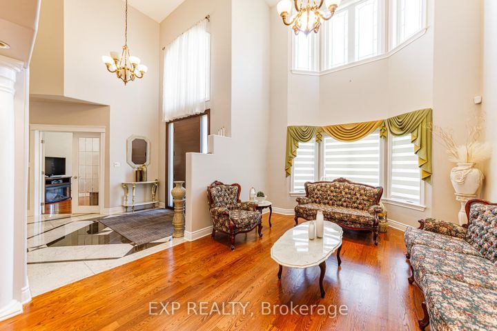 Photo 9 at 62 Lotta Avenue, Nepean (Meadowlands/St. Claire Gardens), Ottawa