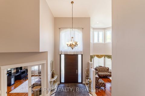 Photo 2 at 62 Lotta Avenue, Nepean (Meadowlands/St. Claire Gardens), Ottawa