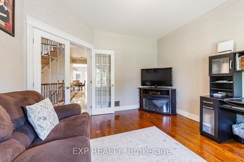 Photo 6 at 62 Lotta Avenue, Nepean (Meadowlands/St. Claire Gardens), Ottawa