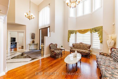Photo 9 at 62 Lotta Avenue, Nepean (Meadowlands/St. Claire Gardens), Ottawa