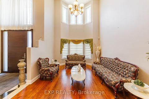 Photo 12 at 62 Lotta Avenue, Nepean (Meadowlands/St. Claire Gardens), Ottawa