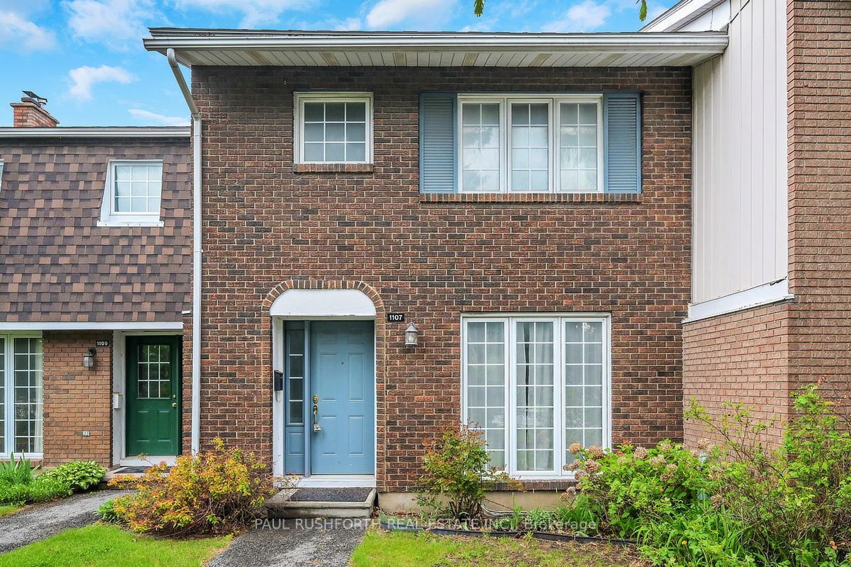 1107 Meadowlands Drive, Nepean (Carleton Square), Ottawa 