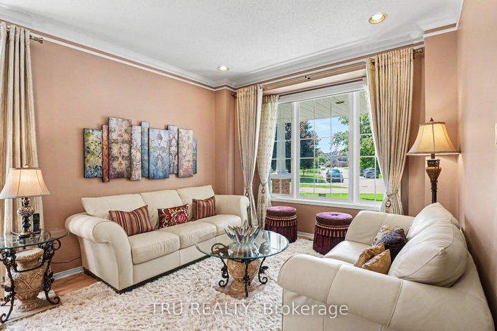 Photo 4 at 40 Cimarron Crescent, Nepean (Centrepointe), Ottawa