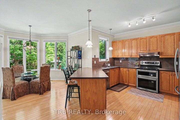 Photo 9 at 40 Cimarron Crescent, Nepean (Centrepointe), Ottawa