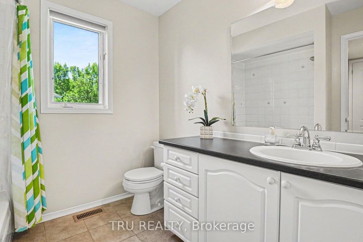 Photo 25 at 40 Cimarron Crescent, Nepean (Centrepointe), Ottawa