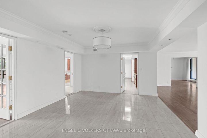 Photo 7 at 406 - 111 Echo Drive, Ottawa East, Ottawa