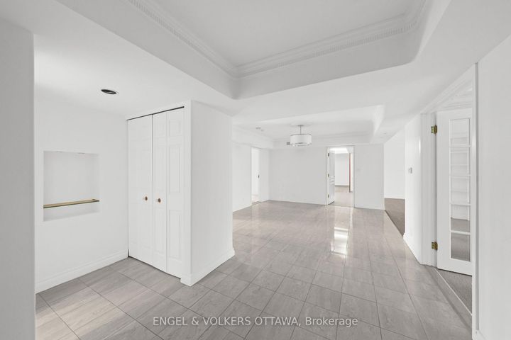 Photo 9 at 406 - 111 Echo Drive, Ottawa East, Ottawa