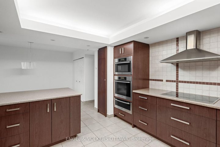 Photo 18 at 406 - 111 Echo Drive, Ottawa East, Ottawa