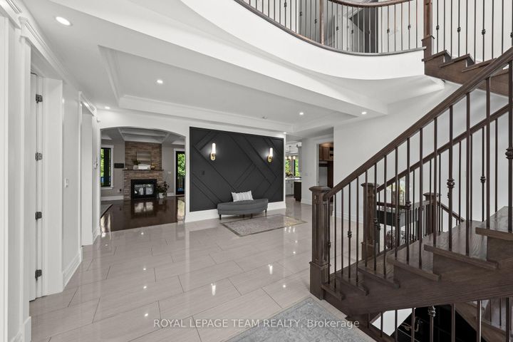 Photo 1 at 17 Argue Drive, Nepean (Borden Farm/Stewart Farm/Carleton Heights/Parkwood Hills), Ottawa