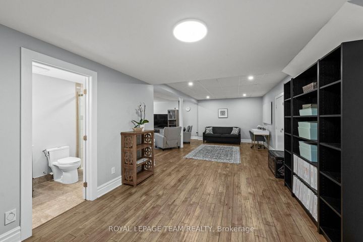Photo 37 at 17 Argue Drive, Nepean (Borden Farm/Stewart Farm/Carleton Heights/Parkwood Hills), Ottawa