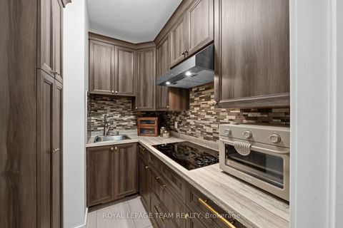 Photo 13 at 17 Argue Drive, Nepean (Borden Farm/Stewart Farm/Carleton Heights/Parkwood Hills), Ottawa