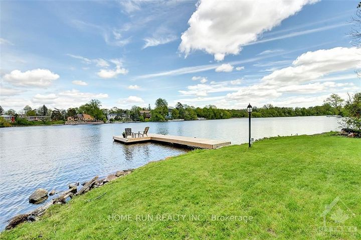 Photo 3 at 3 Winding Way, Nepean (Barrhaven East), Ottawa