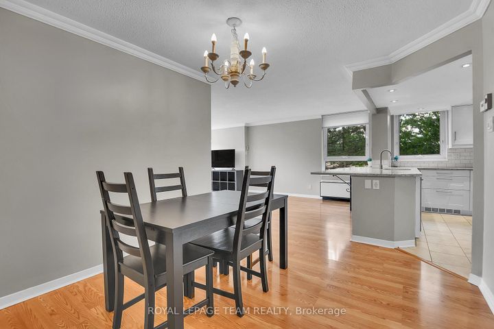 Photo 13 at 415 - 80 SANDCASTLE Drive N, Nepean (Leslie Park), Ottawa