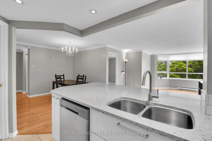 Photo 17 at 415 - 80 SANDCASTLE Drive N, Nepean (Leslie Park), Ottawa