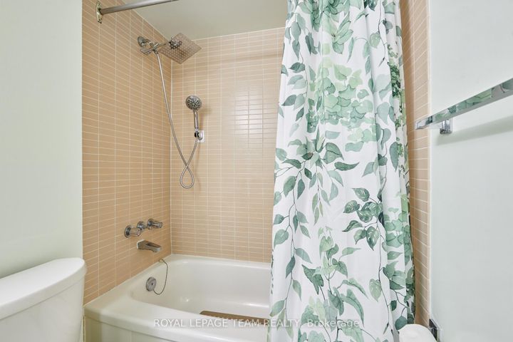 Photo 27 at 415 - 80 SANDCASTLE Drive N, Nepean (Leslie Park), Ottawa