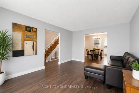 Photo 5 at 3 - 21 Midland Crescent, Nepean (Arlington Woods), Ottawa