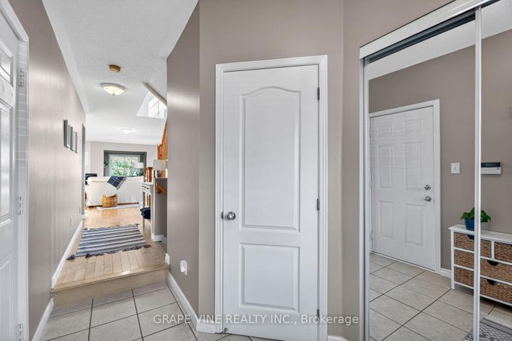 Photo 5 at 21 Fieldberry Private, Nepean (Stonebridge), Ottawa