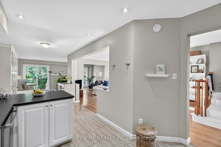 Photo 10 at 21 Fieldberry Private, Nepean (Stonebridge), Ottawa