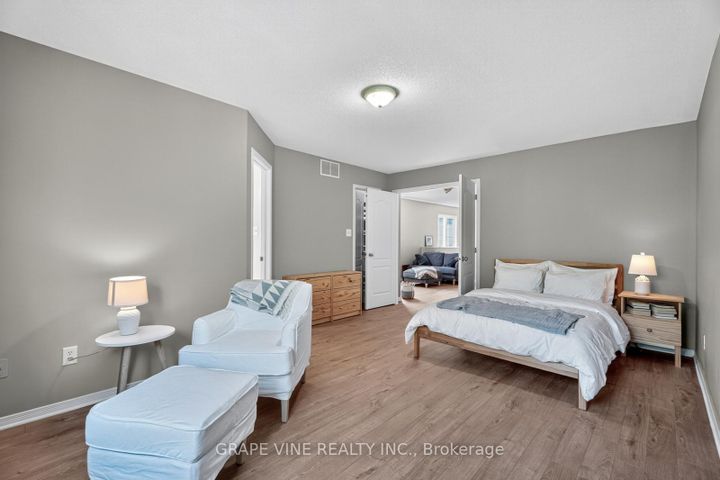 Photo 19 at 21 Fieldberry Private, Nepean (Stonebridge), Ottawa