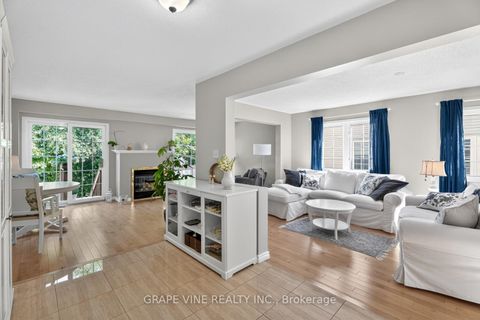 Photo 13 at 21 Fieldberry Private, Nepean (Stonebridge), Ottawa