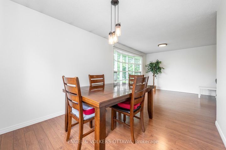 Photo 5 at 75 Woodfield Drive, Nepean (Tanglewood), Ottawa