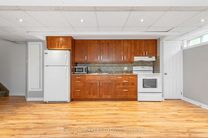 Photo 17 at 75 Woodfield Drive, Nepean (Tanglewood), Ottawa