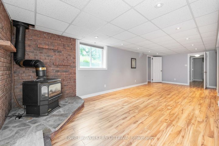 Photo 19 at 75 Woodfield Drive, Nepean (Tanglewood), Ottawa