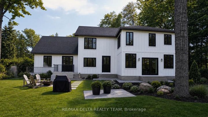 Photo 3 at 8 Pineglen Crescent, Nepean (Pineglen/Country Place), Ottawa