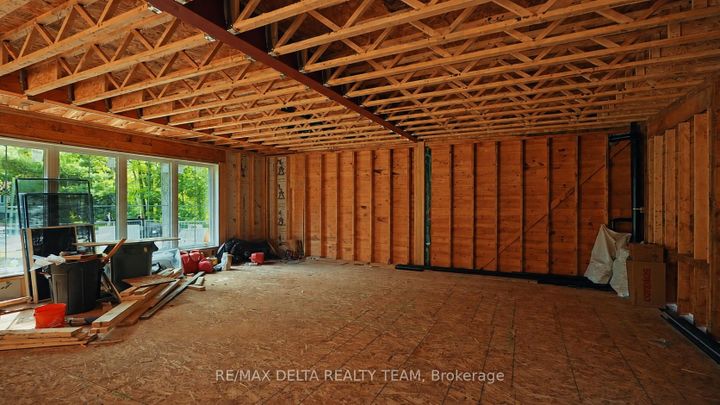 Photo 6 at 8 Pineglen Crescent, Nepean (Pineglen/Country Place), Ottawa