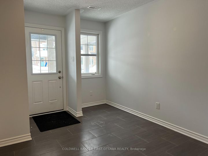 Photo 2 at 793 MAYFLY Crescent, Nepean (Half Moon Bay), Ottawa