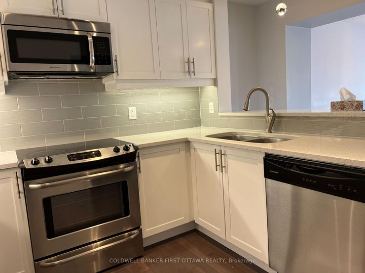Photo 9 at 793 MAYFLY Crescent, Nepean (Half Moon Bay), Ottawa